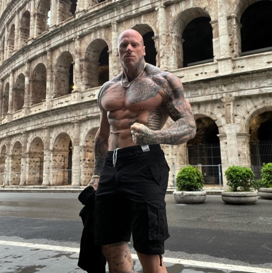 Quem é Martyn Ford, escolhido para ser Shao Kahn no filme Mortal Kombat 2