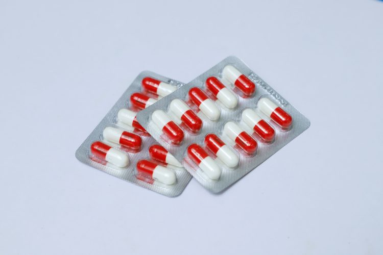 Entre 1998 e 2003, nos Estados Unidos, 48% dos casos de overdose de paracetamol aconteceram por acidente, ou seja, as pessoas não sabiam que tinham ultrapassado a dose diária segura.