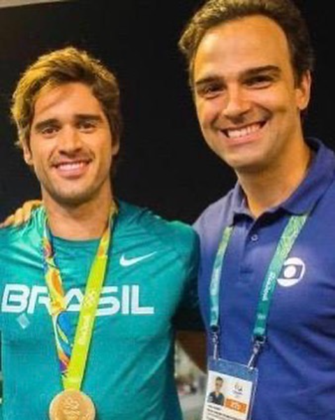 Deixou o Fantástico no dia 14 de novembro de 2021, dando lugar à jornalista Maju Coutinho e ao comentarista Alex Escobar.