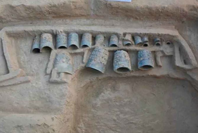 Arqueólogos encontram sinos com mais de 2 mil anos na China