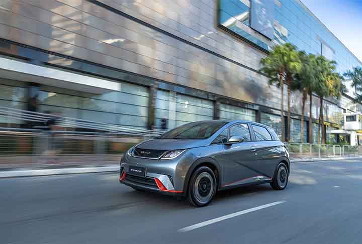 Venda de carros elétricos em 2024 supera série histórica