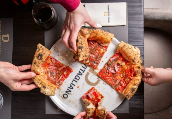 A pizza brotinho aparece em 75% dos cardápios, a média (com 4 a 6 fatias) em 65%, e a família (com 10 a 12 fatias) em 44%.-Divulgação