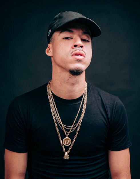 L7NNON: O rapper carioca não só não consome bebidas alcoólicas como também não fuma cigarros. -divulgação
