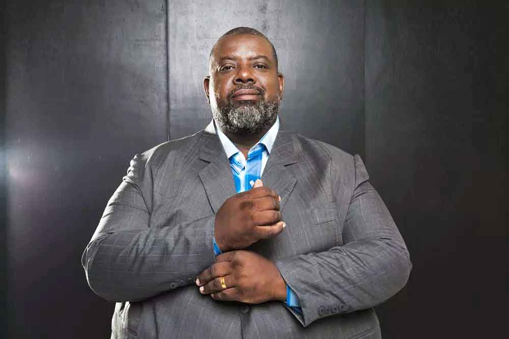 <p>A mudança ocorre após o lançamento do álbum “É Só o Amor”, divulgado no dia 5 de março, que conta com a participação de Péricles na faixa “Estou Apaixonado”. Segundo a cantora, o trabalho marca o encerramento de um ciclo em sua trajetória artística.</p>
