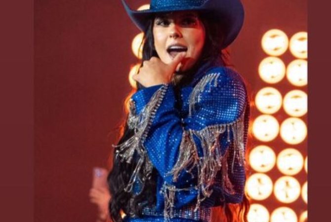 Ana Castela toma posse como embaixadora da Festa do Peão de Boiadeiro