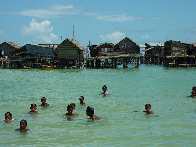 'Homens-peixe': Povo bajau consegue ficar 10 minutos debaixo d'água