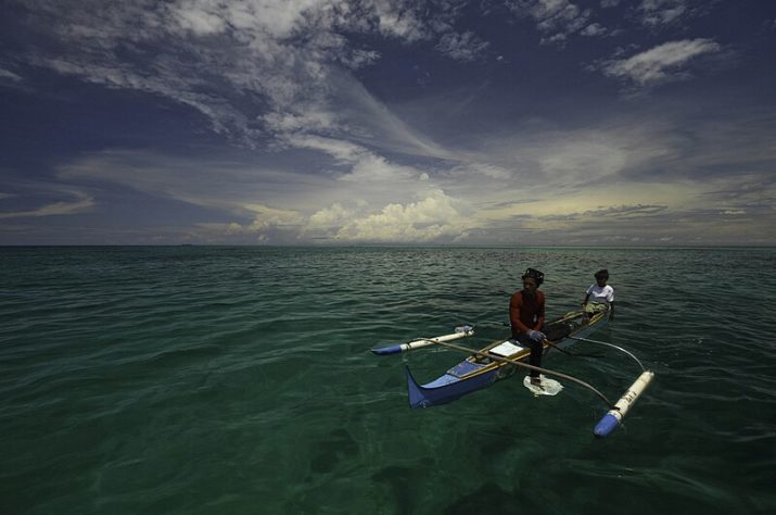 'Homens-peixe': Povo bajau consegue ficar 10 minutos debaixo d'água