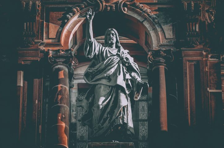 A plataforma, que cria imagens com base em características já existentes, mostra como Jesus se pareceria em relação à forma original do tecido. Entenda mais sobre o Santo Sudário!