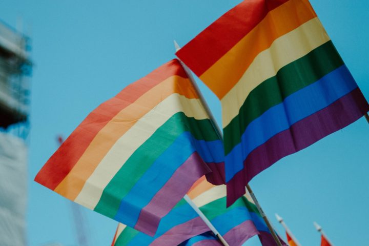 Indonésia prende mulher trans por comentário sobre Jesus Cristo no TikTok