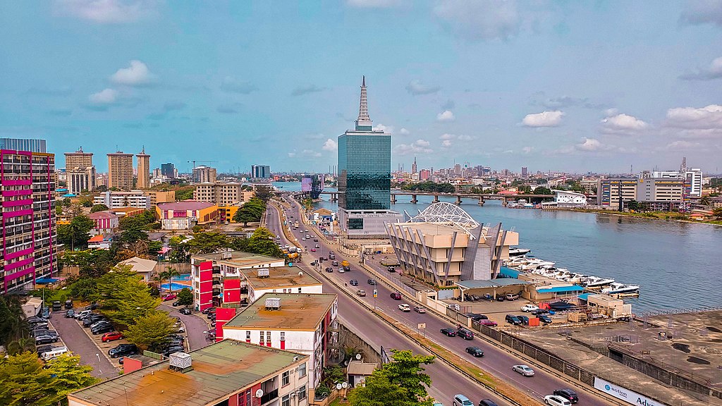 Lagos, cidade na Nigéria (África)- 181 dias.  População: 8 milhões de habitantes. 