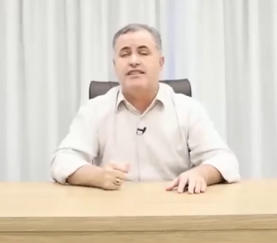 Nos vídeos, o religioso fala de Deus ao mesmo tempo em que pede dinheiro para a tal “operação”. “O que eu estou pedindo aqui é de coração. É o meu CPF, vai estar no nome do pastor Osório