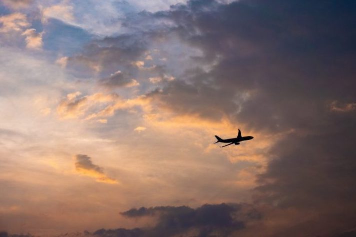 Avião em pleno voo