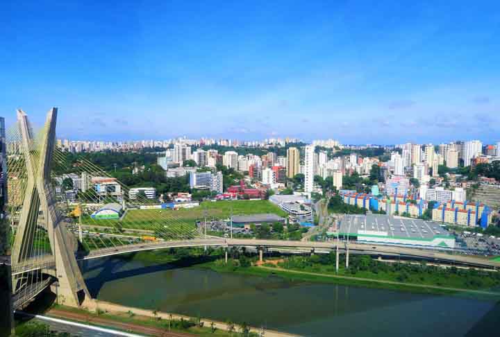 O geógrafo Marcelo Delizio Araujo destacou que há uma tendência histórica de redução da participação das grandes concentrações urbanas no PIB, favorecendo cidades menores.