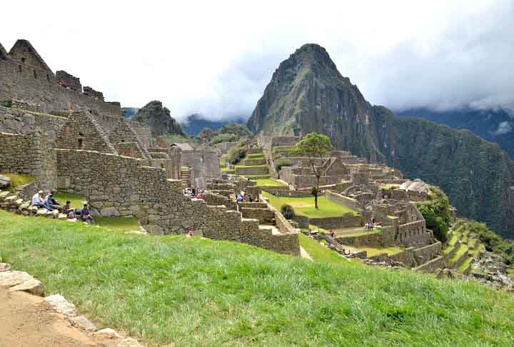 13º - Cusco - Peru -  marcada por sua rica história como capital do Império Inca e a forte influência da colonização espanhola, resultando em uma mistura cultural única.