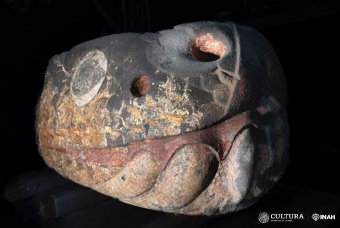 Serpente de pedra é valioso achado arqueológico no México