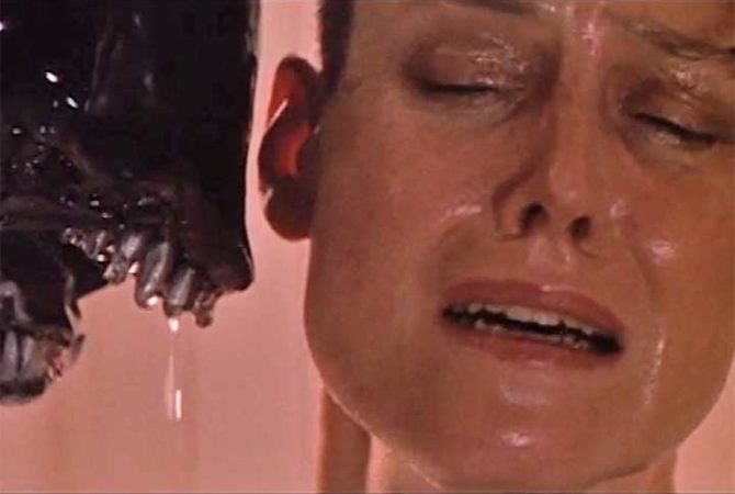Sigourney Weaver descarta retorno à franquia de Aliens