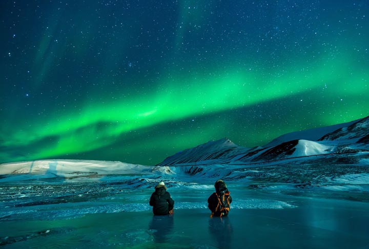 22º) Ver a Aurora Boreal, Noruega - Neste passeio, os turistas fazem um passeio de barco em Tromsø, junto com um fotógrafo, na esperança de presenciar a tão requisitada aurora boreal.