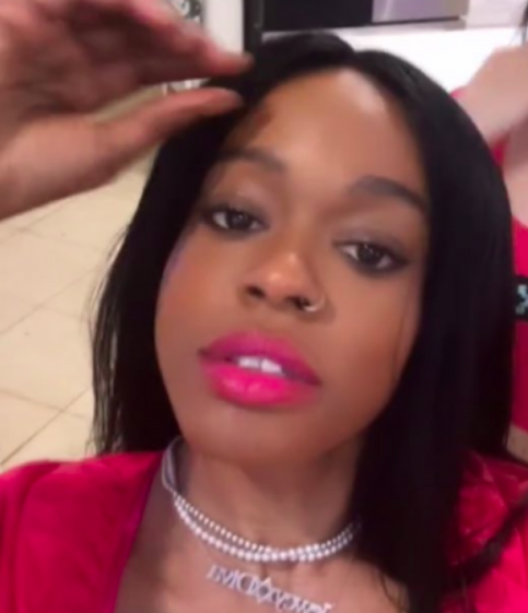 "Ele não, Kim, é muito magro. Ele não tem 'mala' grande, não estrague tudo, irmã", comentou Banks na postagem em que o brasileiro aparece de cueca.