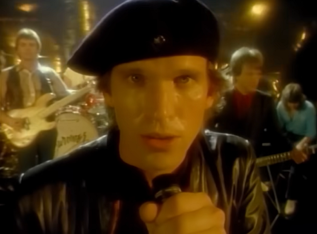 4) “Eye of the Tiger” – Survivor-reprodução