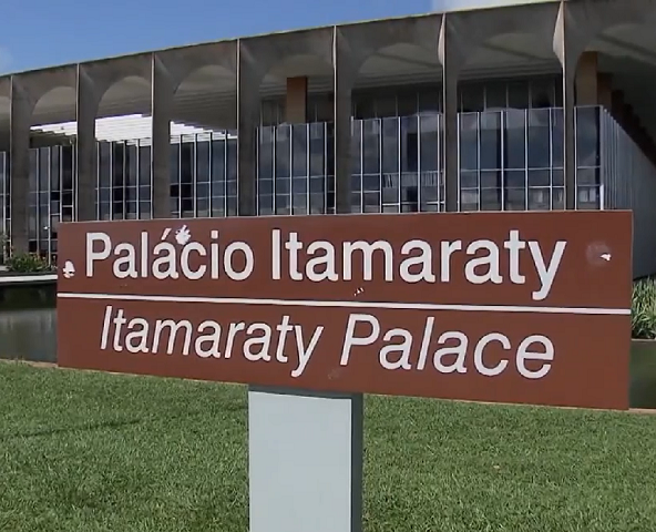 Diante das denúncias, o Ministério das Relações Exteriores afirmou que pedirá explicações ao governo norte-americano. 