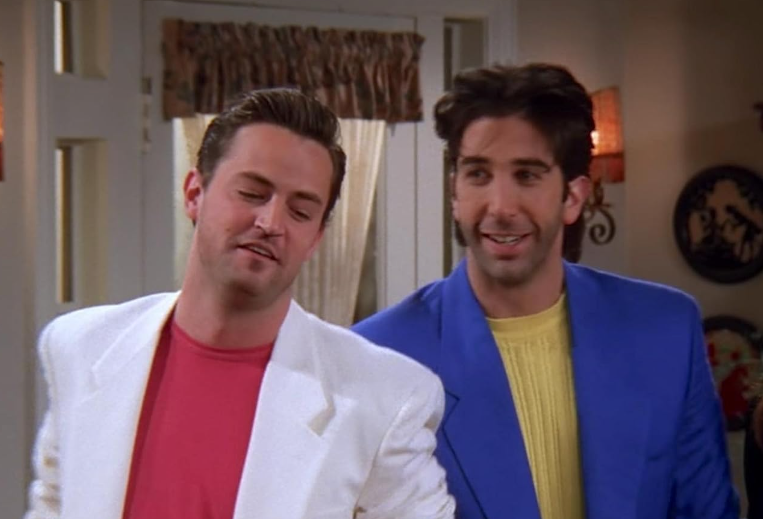 No início da série, Chandler trabalha com análise estatística e reconfiguração de dados, um emprego que nem mesmo seus amigos entendem bem. Mais tarde, ele muda de carreira e passa a trabalhar com publicidade.-Divulgação