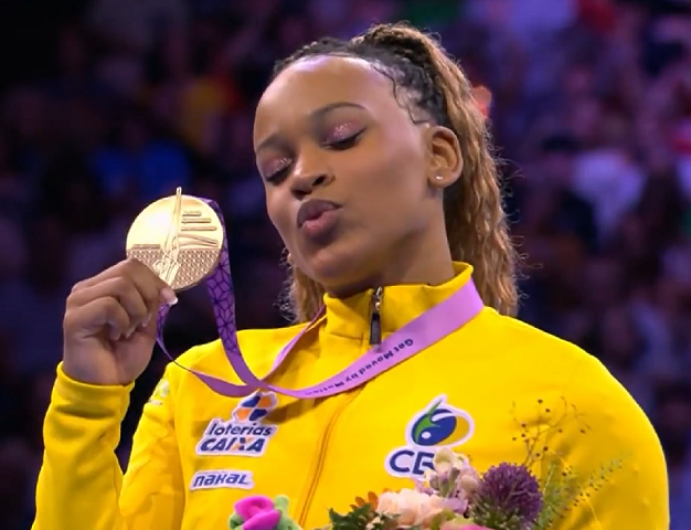 Personalidades - Rebeca Andrade: Olha ela aí de novo! O fenômeno Rebeca Andrade "venceu" também nesta categoria, superando buscas por Madonna, Donald Trump e Simone Biles.