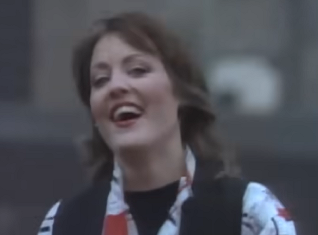 10) “Walking on Sunshine” - Katrina e The Waves -reprodução