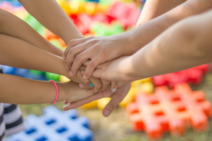 Veja como atores famosos eram na infância