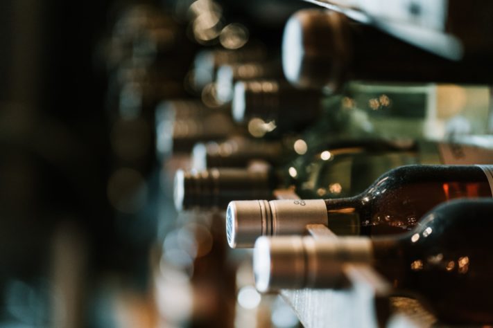 Inteligência Artificial vai identificar garrafas de vinho com rótulos trocados 