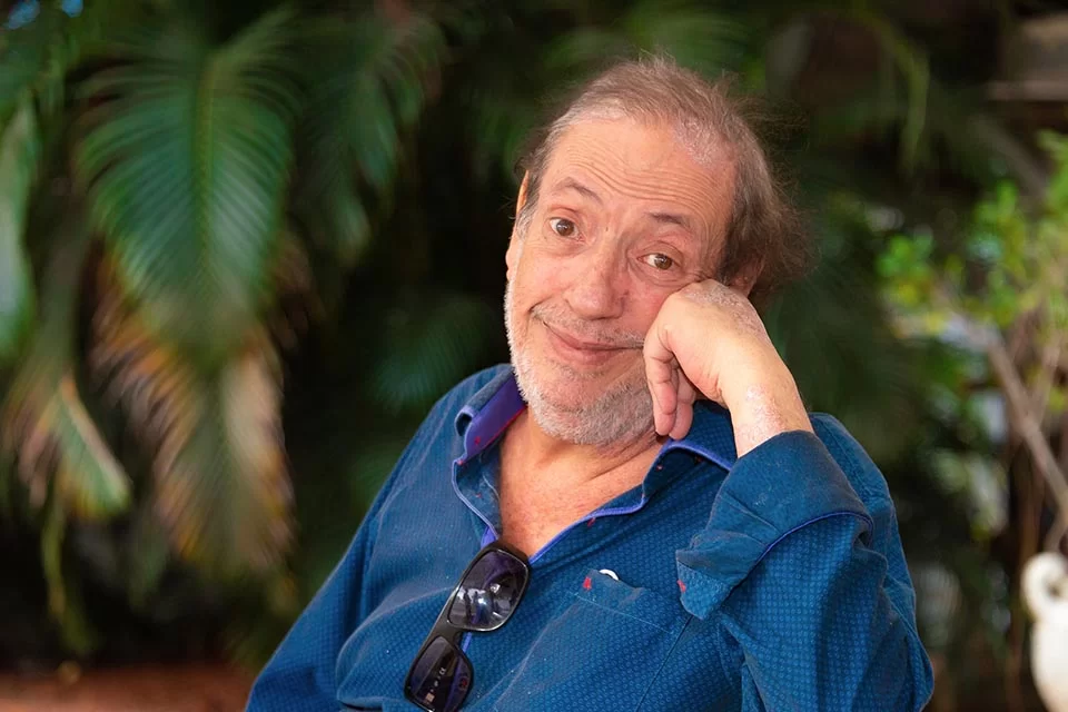 Marcos Oliveira comentou a publicação com um agradecimento e esclarecendo que ficou em condições financeiras ruins por ter sido vítima de um golpe.  
