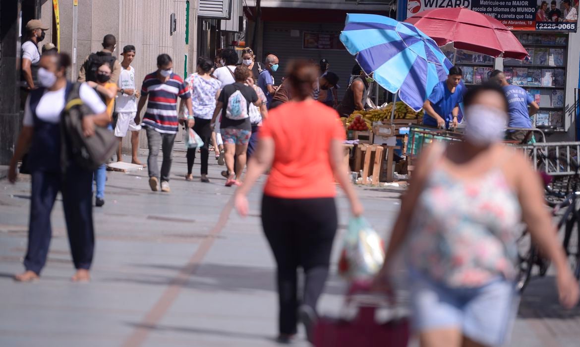 O percentual de mulheres no Brasil é de 51,5% da população (cerca de 104,5 milhões).