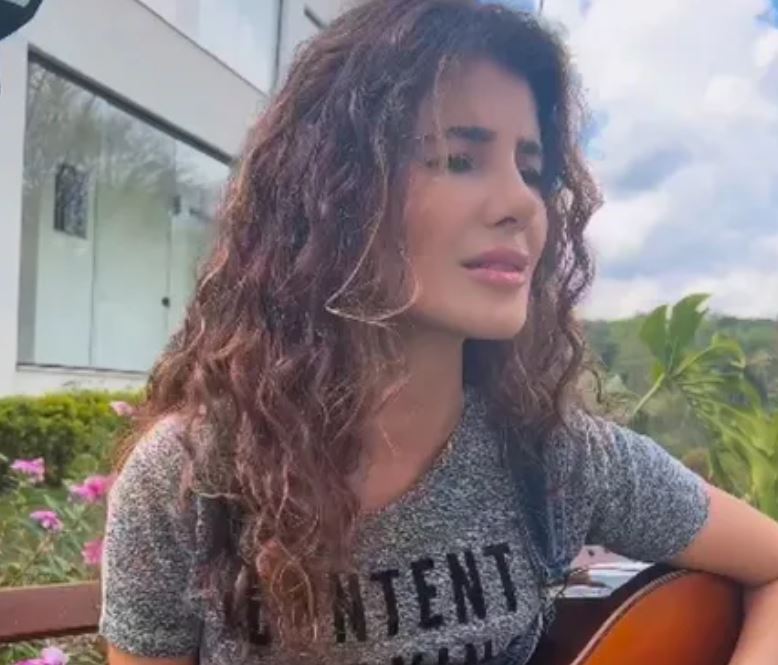 Recentemente, Paula Fernandes tinha voltado a atrair os holofotes nas redes sociais. Só que de forma preocupante para os fãs.  - Reprodução INstagram
