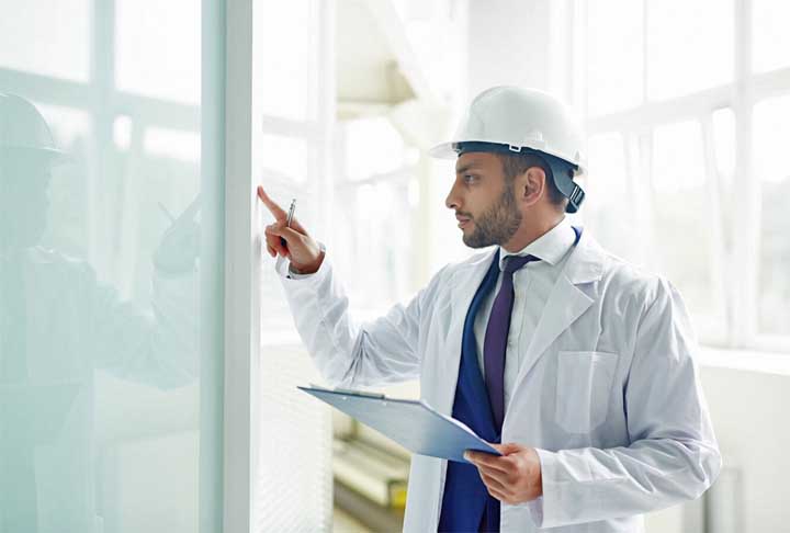 4. Engenheiro hospitalar: Responsável por equipamentos de alta precisão e treinamentos, esse profissional destaca-se na interseção da engenharia com a área médica. A formação recomendada é: Engenharia Hospitalar, um ramo da Engenharia Biomédica.- Imagem Freepik