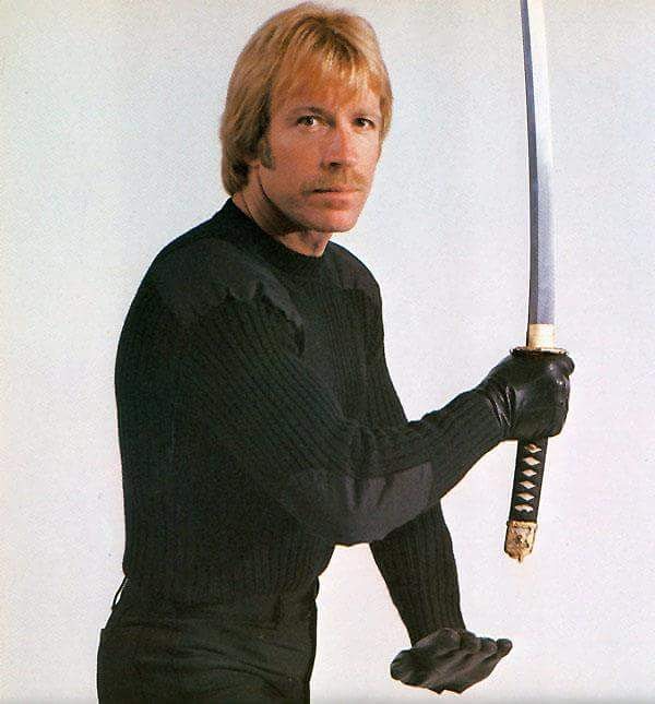 Mas, foi em 1984 que Chuck Norris deu vida ao principal personagem de sua carreira: o coronel Braddock, em 