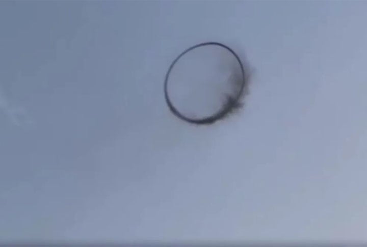 'A origem da fumaça pode ser de uma máquina ou combustível queimado. Ou de certos produtos químicos', alertou Arjan.- Reprodução/Instagram