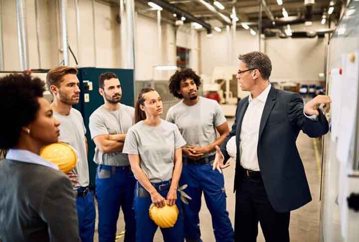 12. Coordenador de desenvolvimento da força de trabalho: Integrando psicologia, administração e gestão de pessoas, esse profissional foca a educação continuada. A formação recomendada é: Graduação em Psicologia, com especialização em Administração e ênfase em Gestão de Pessoas.-Imagem Freepik