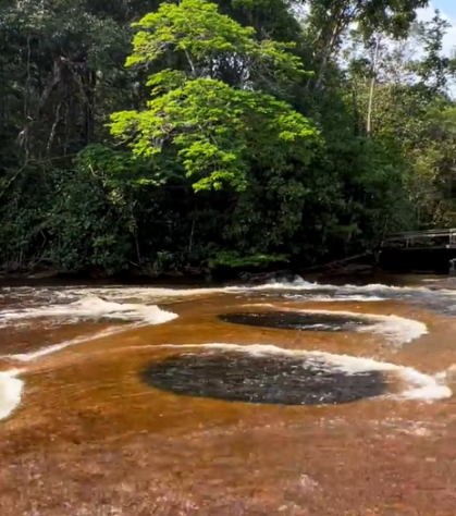 Buracos misteriosos na Amazônia 