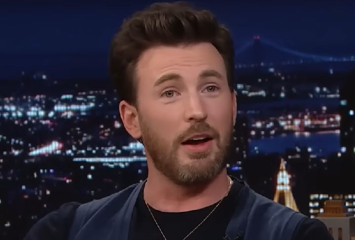 O ator deu um tom de humor ao personagem que adorava ser bajulado e admirado quando fazia fogo com o próprio corpo. 