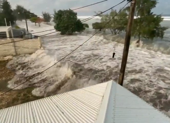 No dia 15 de janeiro, uma erupção vulcânica provocou ondas gigantes em todo o Oceano Pacífico, resultando morte de pelo menos cinco pessoas.-Reprodução/TV Globo
