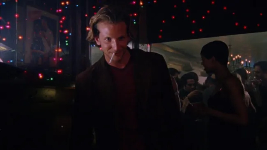 O ator teve sua primeira aparição na série "Sex and the City", em 1999, além de ter apresentado o programa de viagens Globe Trekker. O primeiro papel de destaque foi ao lado de Jennifer Garner na série de TV Codinome Perigo, com o personagem Will Tippin por duas temporadas.