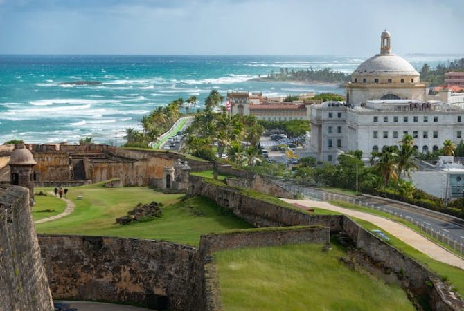 Conheça o país latino onde todos os habitantes têm passaporte dos Estados Unidos