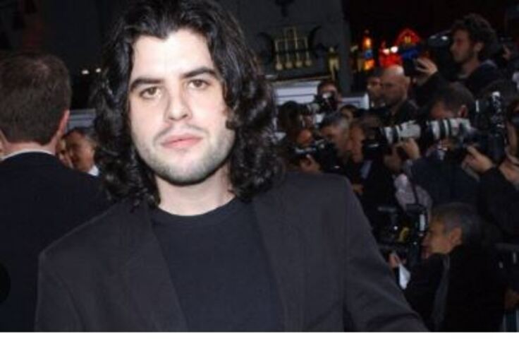 Sage Stallone foi encontrado morto em seu apartamento. Após suspeitas de overdose de drogas, exames mostraram que ele foi vítima de arterosclerose (entupimento de artérias por acúmulo de placas de gordura).