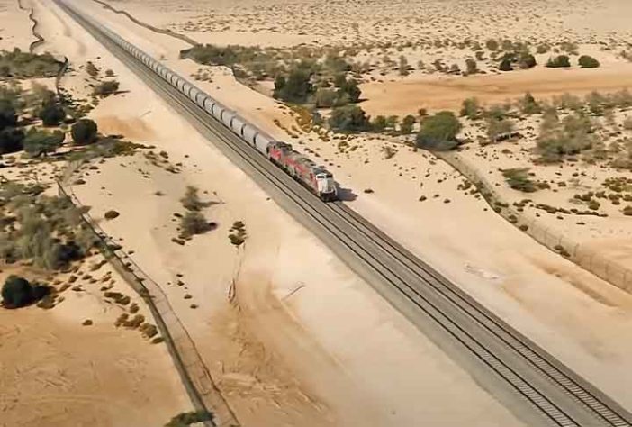 Ferrovia gigante no deserto será uma das maiores do mundo!