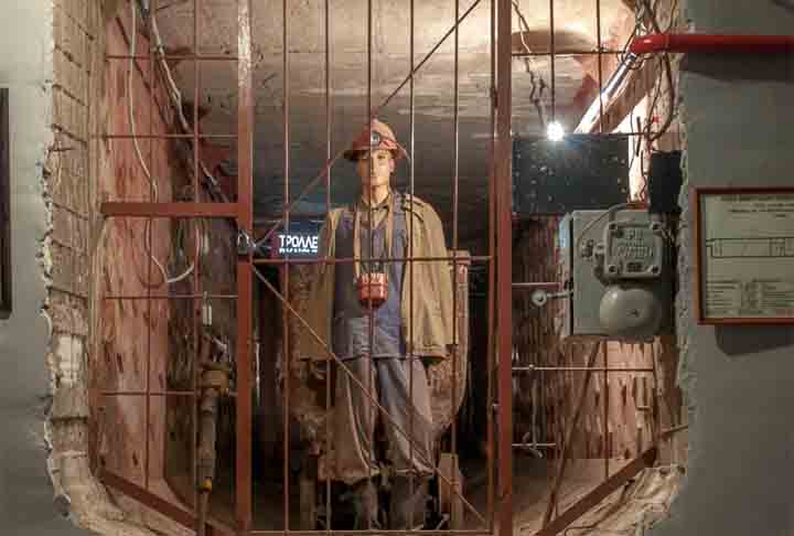 Bunker 42 (Moscou, Rússia) - Esse bunker foi erguido próximo ao Kremlin com o propósito de servir como refúgio para Joseph Stalin e o governo da União Soviética em caso de um ataque nuclear.