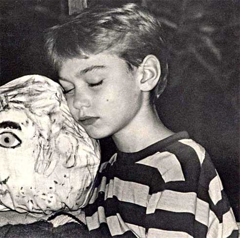 Os pais de Jude Law eram professores e lhe deram o nome de Jude por conta do clássico dos The Beatles, 