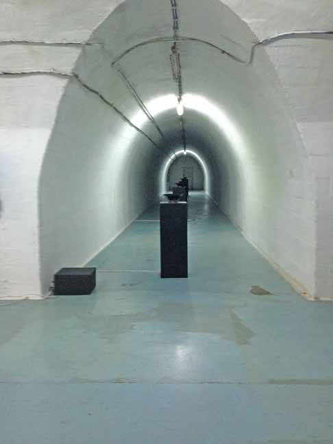 ARK D-0 (Konjic, Bósnia) - Idealizado por Josip Broz Tito, ex-líder iugoslavo, o lugar foi refúgio para 350 membros da elite em caso de um ataque nuclear. Foram 26 anos até a construção ser concluída.
