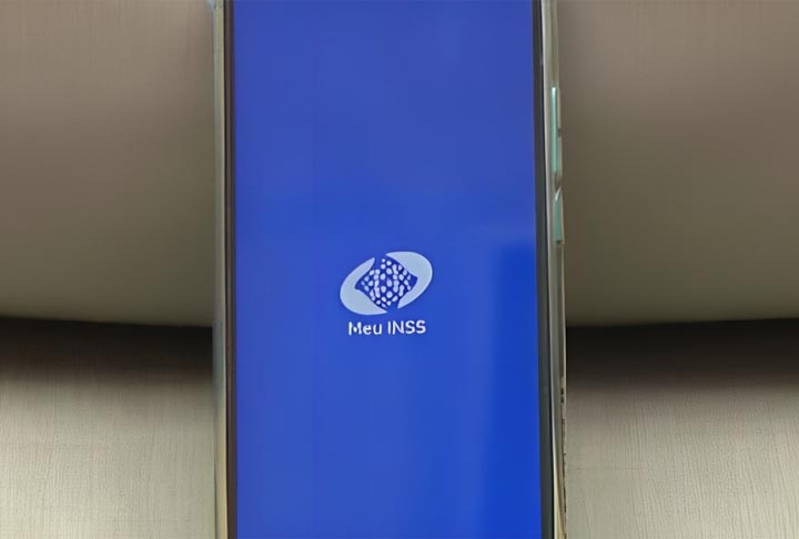 <p>Em resumo, o bônus de R$ 1,8 bilhão representa justiça e reparação para quem buscou seus direitos contra o INSS. Mais do que um pagamento, é um marco de valorização dos idosos e da força da cidadania.</p>
