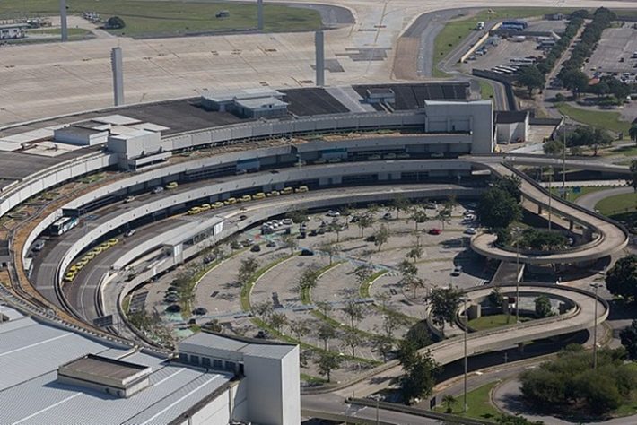 Os cinco países com mais aeroportos no mundo