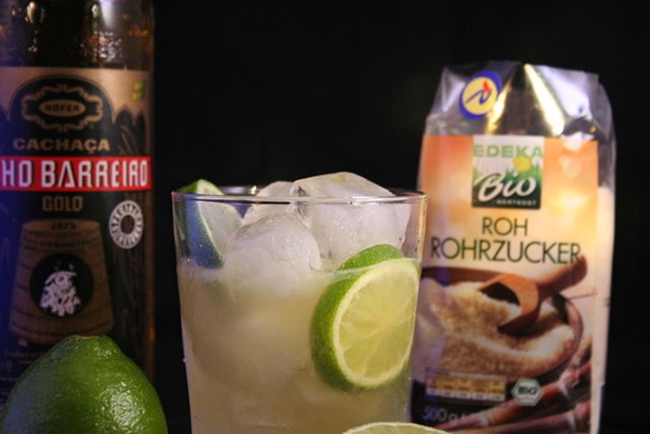 A cachaça recebeu pontuação 3.7 e aparece como a segunda pior bebida do Brasil para a TasteAtlas. 