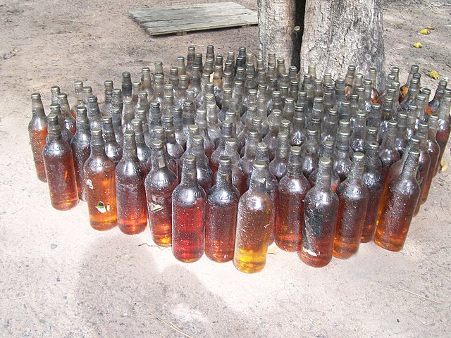 Típica do nordeste brasileiro, a cajuína é considerada Patrimônio Cultural do Piauí.